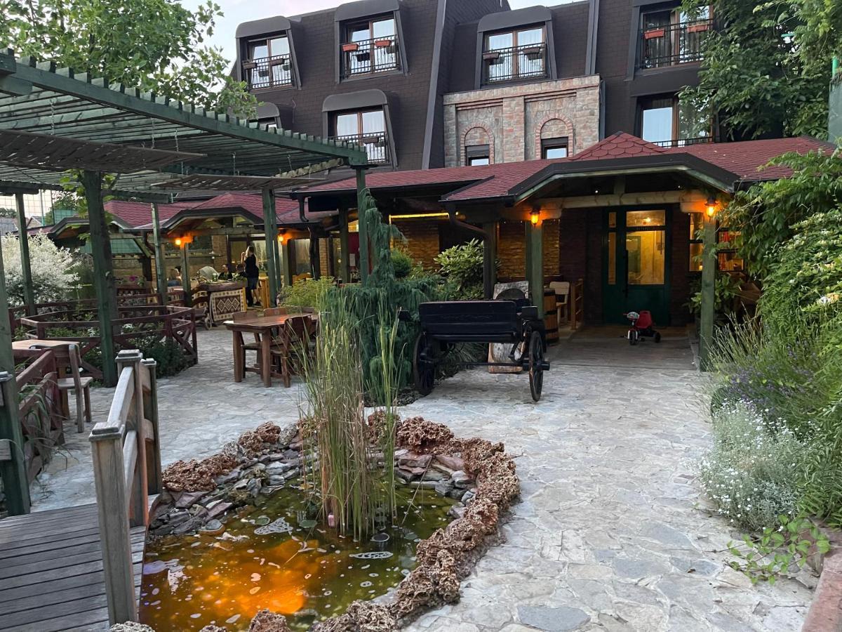 Каштел Pancevo Hotel Exterior foto