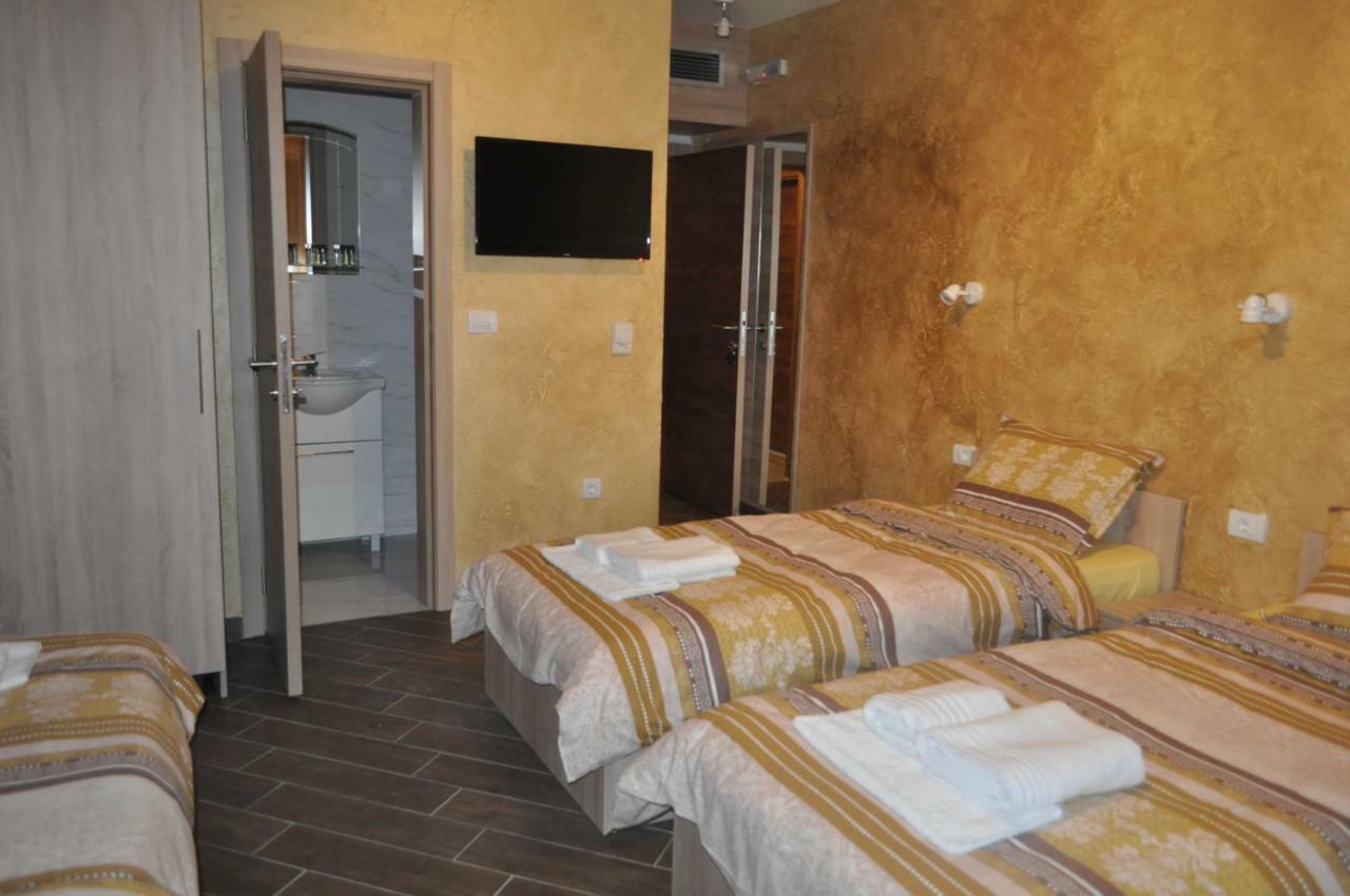 Каштел Pancevo Hotel Exterior foto